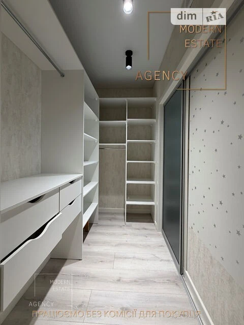 Sale of 2-room apartment 96 sq. m on Knyazya Romana Mstislavycha Street