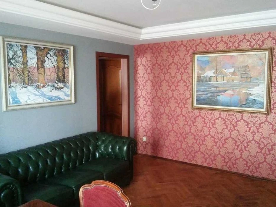 3-room apartment for sale near the metro station Polytechnic Institute, Bereste Avenue