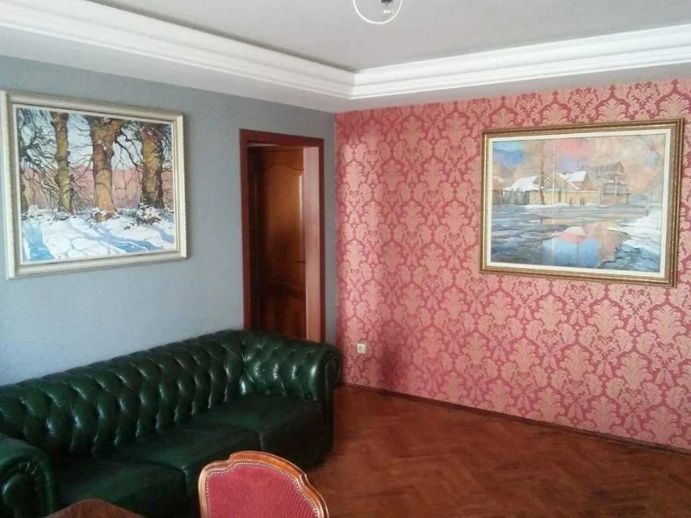 3-room apartment for sale near the metro station Polytechnic Institute, Bereste Avenue