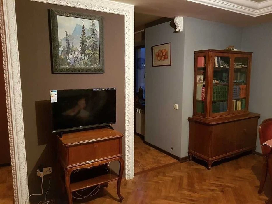 3-room apartment for sale near the metro station Polytechnic Institute, Bereste Avenue