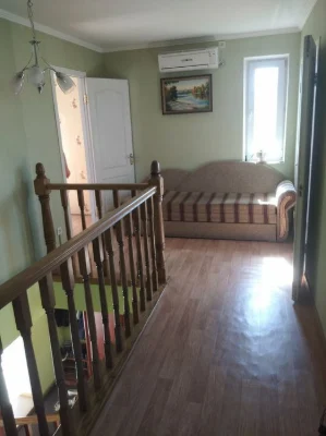 House Yuzhny/Kommunarsky plus second house Possible by certificate,