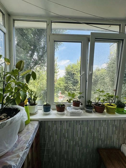 I will sell an apartment of 66.5 m2 on B. Khmelnytskyi/ B. Mozolevskogo Avenue