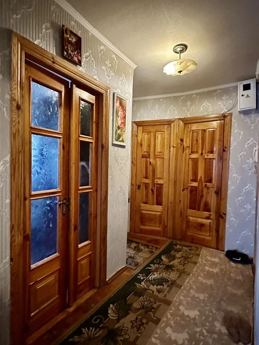 I will sell an apartment of 66.5 m2 on B. Khmelnytskyi/ B. Mozolevskogo Avenue