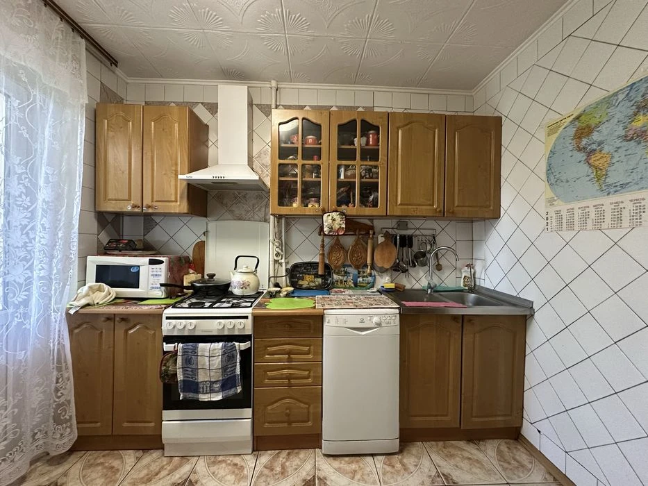 I will sell an apartment of 66.5 m2 on B. Khmelnytskyi/ B. Mozolevskogo Avenue