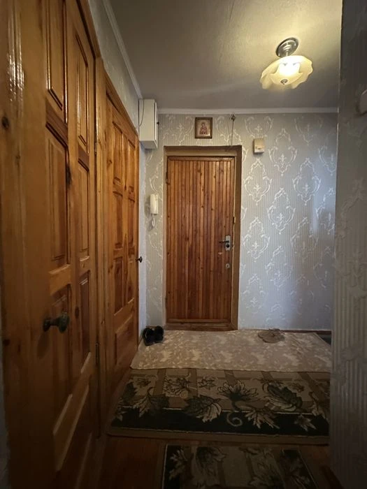 I will sell an apartment of 66.5 m2 on B. Khmelnytskyi/ B. Mozolevskogo Avenue