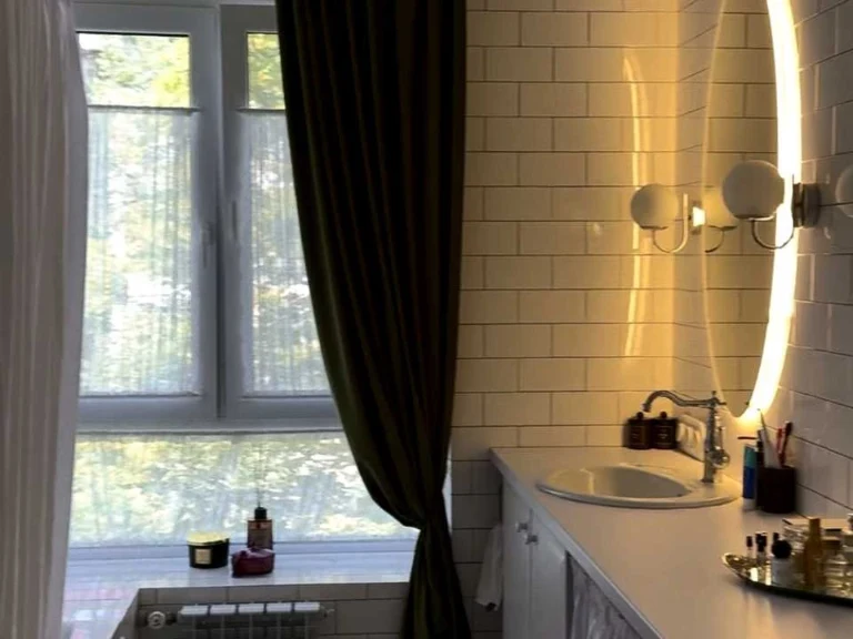 Apartment. Kharkiv, Borys Chichybabin St.