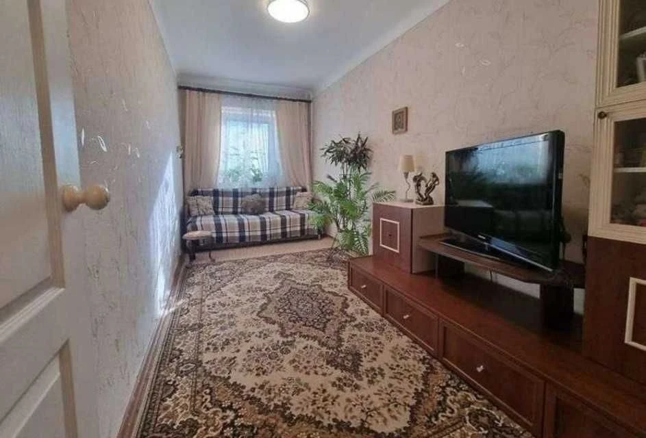 For sale 3-room. Boychuk Mykhailo St. 23, 56 sq. m. Pechersk!