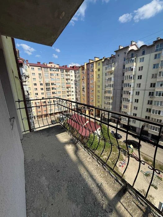Двох кімнатна квартира в зданому ,обжитому будинку