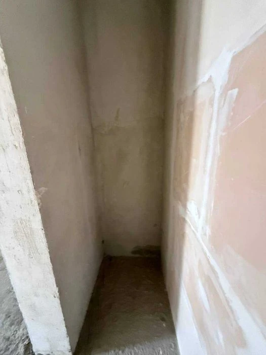 Двох кімнатна квартира в зданому ,обжитому будинку