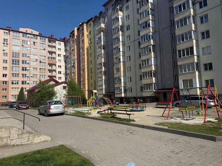 Двох кімнатна квартира в зданому ,обжитому будинку