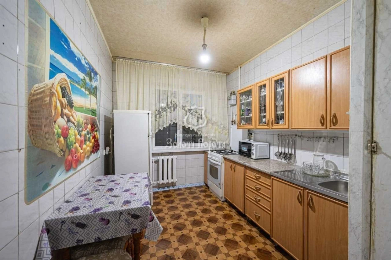Sale of a 3-room apartment of 70.1 m², 28 Svetlytskyi str