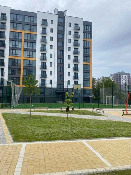 Продається 2 кімнатна квартира у зданому будинку на газі, ра