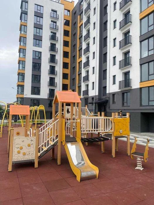 Продається 2 кімнатна квартира у зданому будинку на газі, ра