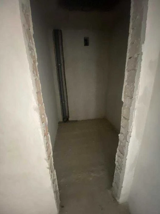 Продається 2 кімнатна квартира у зданому будинку на газі, ра