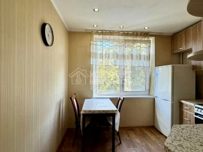 Apartment. Kharkiv, Yubileiny Ave. ()