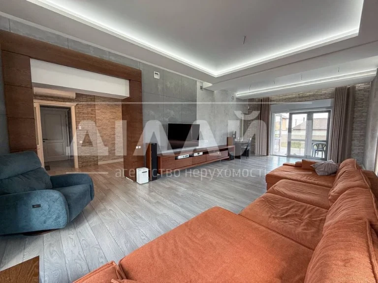 PREMIUM class house on a beautiful territory of 300 m2, 4 bedrooms