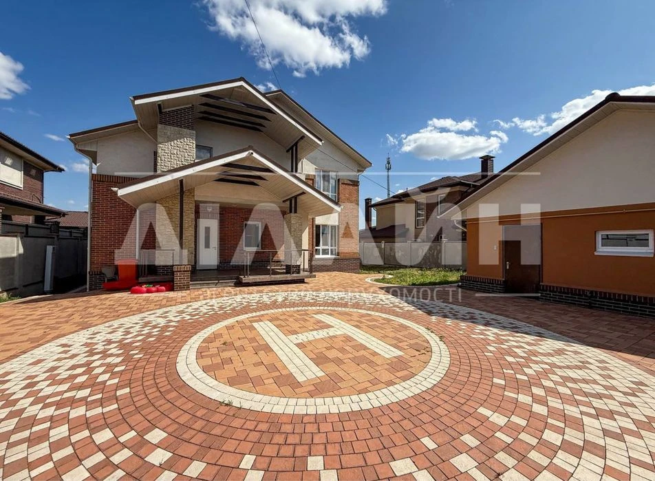 PREMIUM class house on a beautiful territory of 300 m2, 4 bedrooms