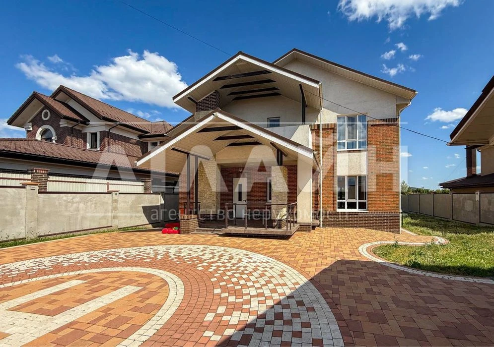 PREMIUM class house on a beautiful territory of 300 m2, 4 bedrooms