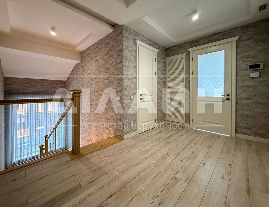 PREMIUM class house on a beautiful territory of 300 m2, 4 bedrooms