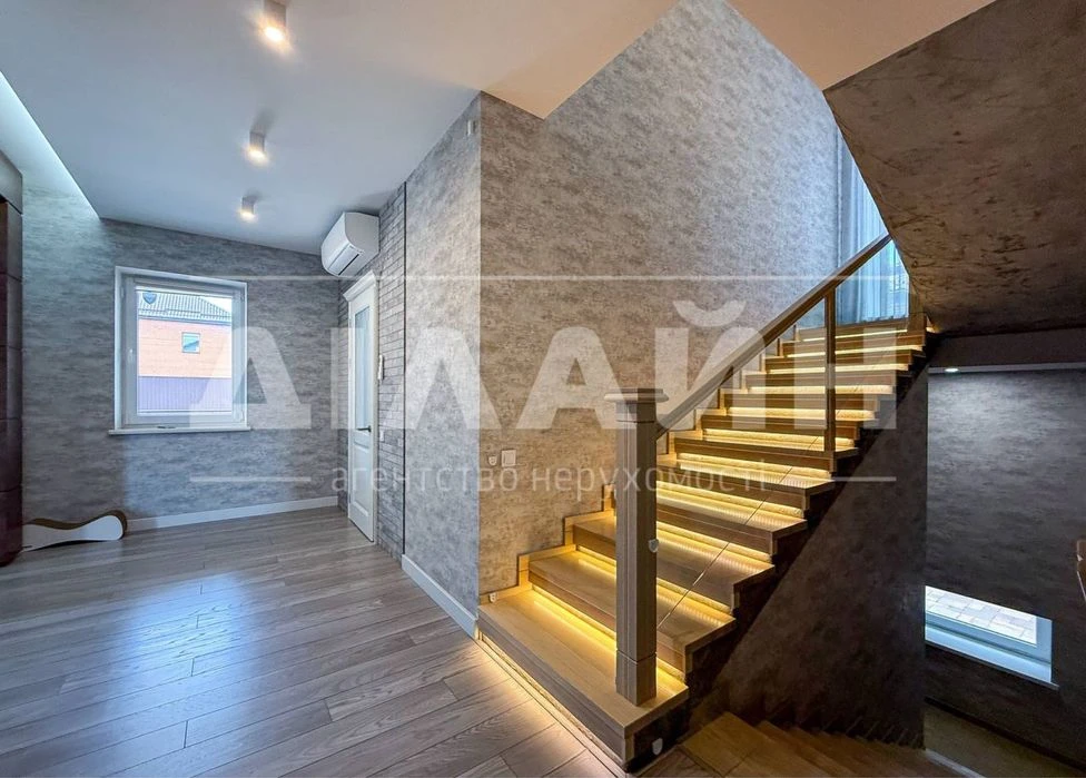 PREMIUM class house on a beautiful territory of 300 m2, 4 bedrooms