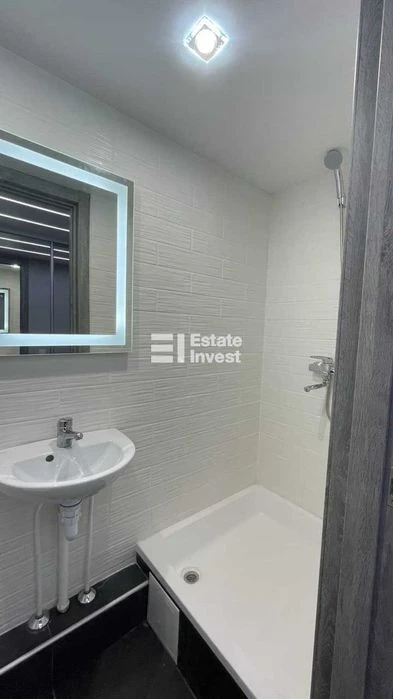 I will sell a 1-room apartment in the residential complex Vorobyovy Gory-8, Shevchenkov lane