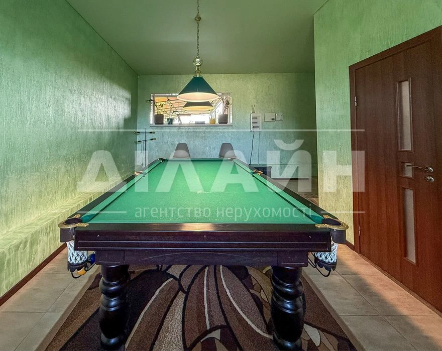 Premium house on Dniprovskaya, 250 m2, 15 acres