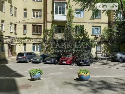 Sale of 3-room apartment 81.7 sq. m. on Hetman Pavla Skoropa street