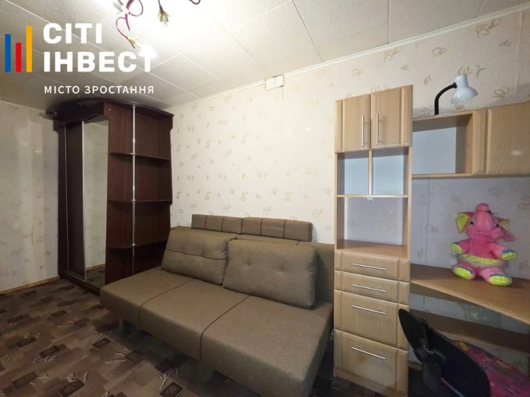 2-room apartment, Saltivska metro station 10 minutes, street