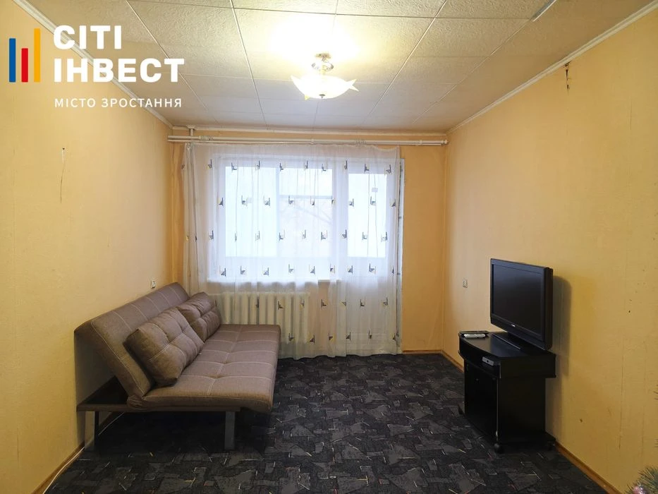 2-room apartment, Saltivska metro station 10 minutes, street