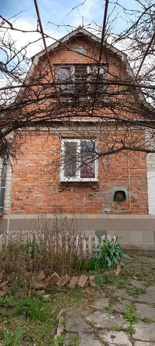 Продається   добротна дача від власника