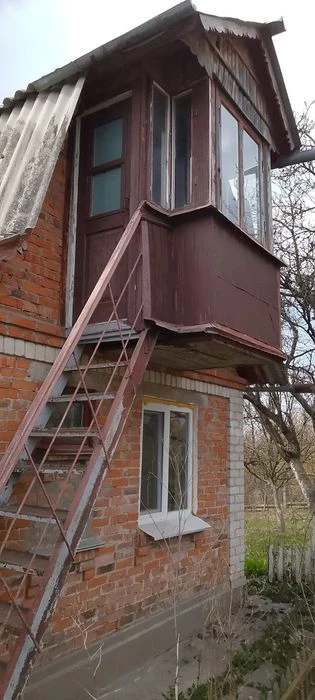 Продається   добротна дача від власника