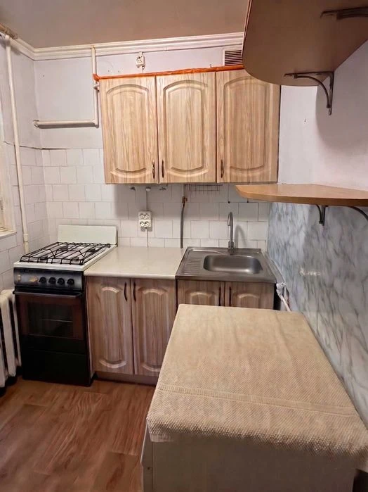 Продам 1-комнатную квартиру ул. Черновола, с мебелью и тех.