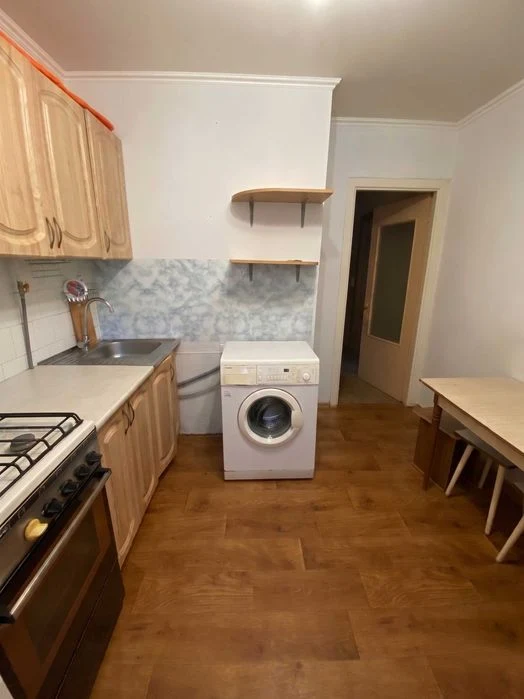 Продам 1-комнатную квартиру ул. Черновола, с мебелью и тех.