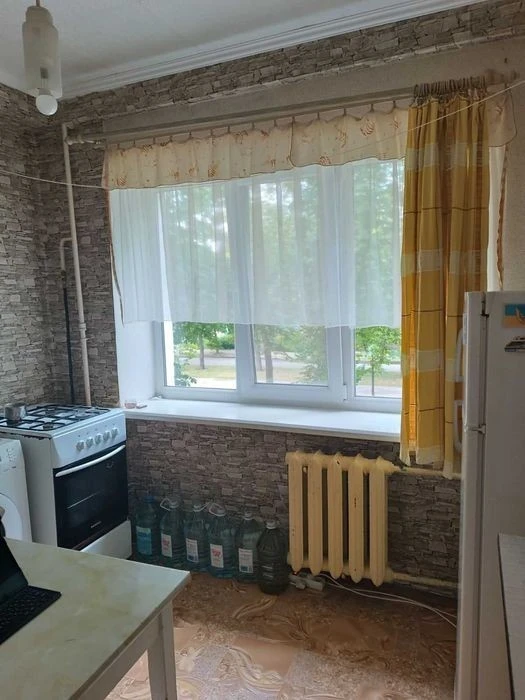 One-room apartment on Vyrskoho Street, 10 (Nyvky)