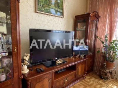 Продается капитальный дом с потрясающим участком 20 соток.