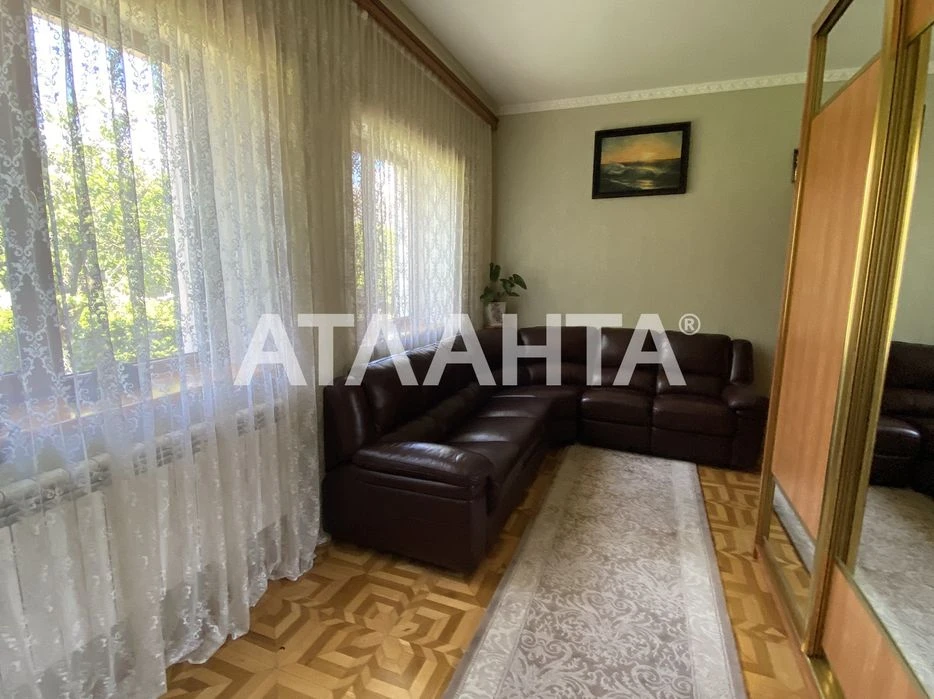 Продается капитальный дом с потрясающим участком 20 соток.