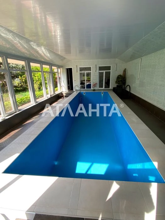 Продается капитальный дом с потрясающим участком 20 соток.