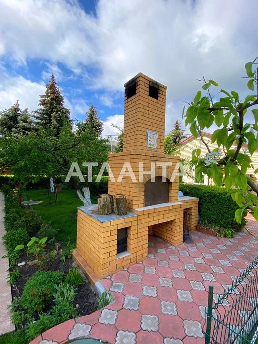 Продается капитальный дом с потрясающим участком 20 соток.
