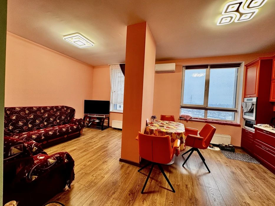 Продам 3-комн квартиру с ремонтом, ЖК Граны
