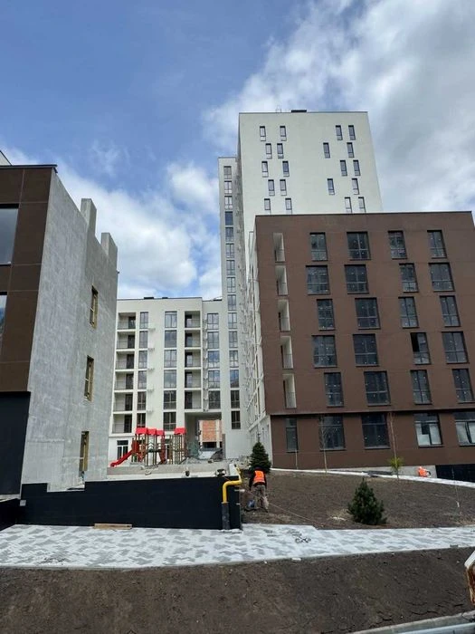 Продажа 2к квартиры на ул. Под Голоском Чорновила Малоголоск