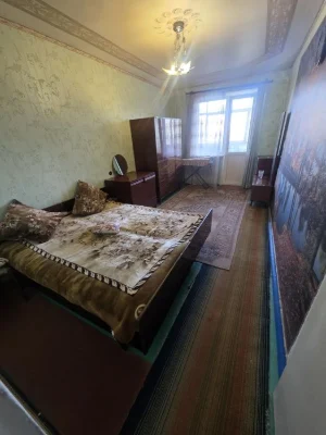 I will sell a three-room apartment in Saltivska (Heroyiv Pratsi)