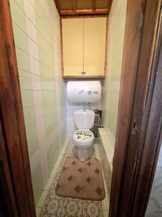2-room apartment for sale on Valeriia Lobanovskogo St.