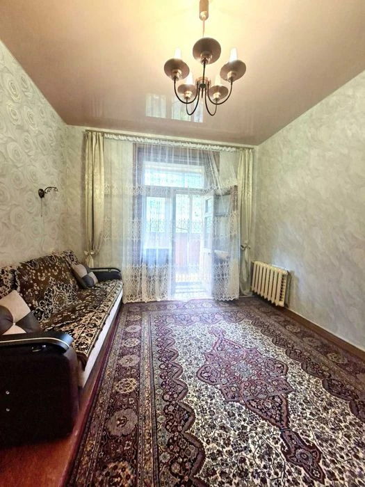 2-room apartment for sale on Valeriia Lobanovskogo St.