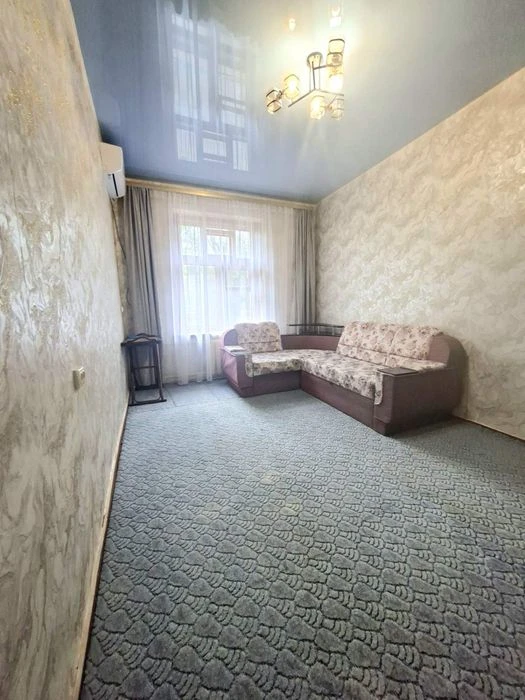 2-room apartment for sale on Valeriia Lobanovskogo St.