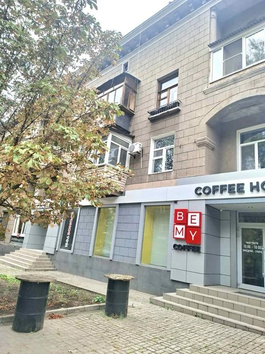 2-room apartment for sale on Valeriia Lobanovskogo St.