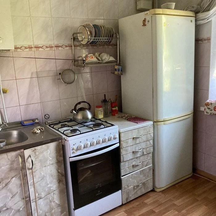 Продам 2-к квартиру по пр. Слобожанскому р-н ул Холодильной