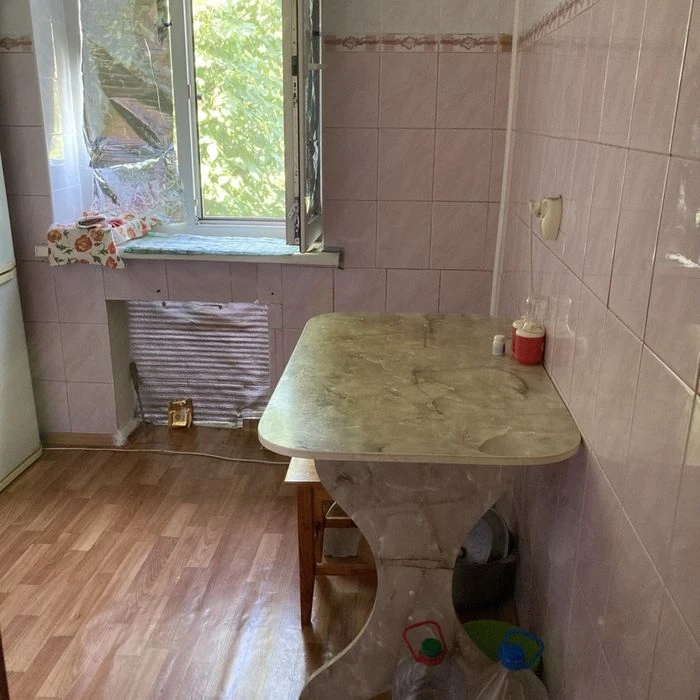 Продам 2-к квартиру по пр. Слобожанскому р-н ул Холодильной