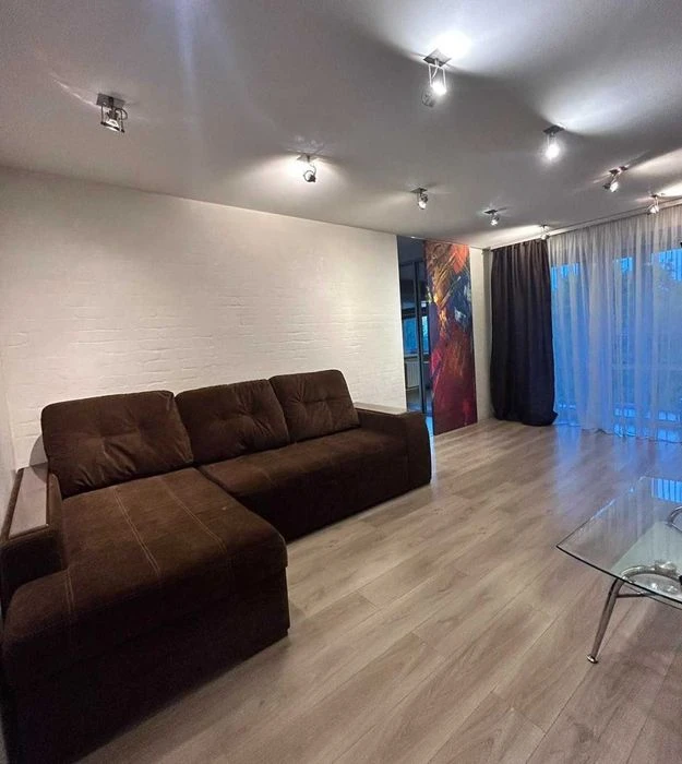 I will sell 2 k. renovated apartment Center Prospekt Polya