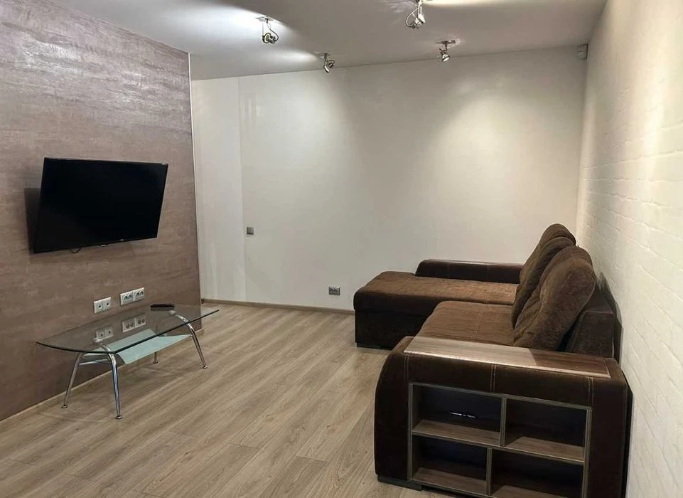 I will sell 2 k. renovated apartment Center Prospekt Polya