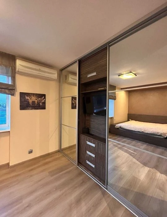 I will sell 2 k. renovated apartment Center Prospekt Polya